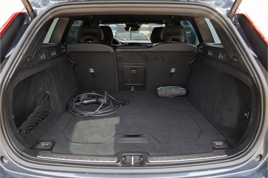 Volvo V60 2.0 t6 plug-in hybrid awd plus dark ✅leer✅cam✅cc✅wint.pakk.