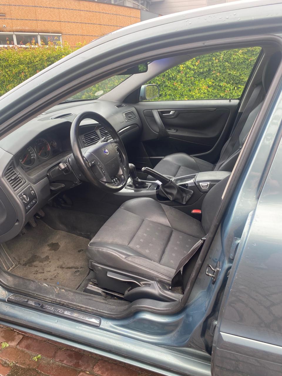 Volvo V70 2.4 Benzine Handgeschakeld – Comfortabele en ruime stationwagen