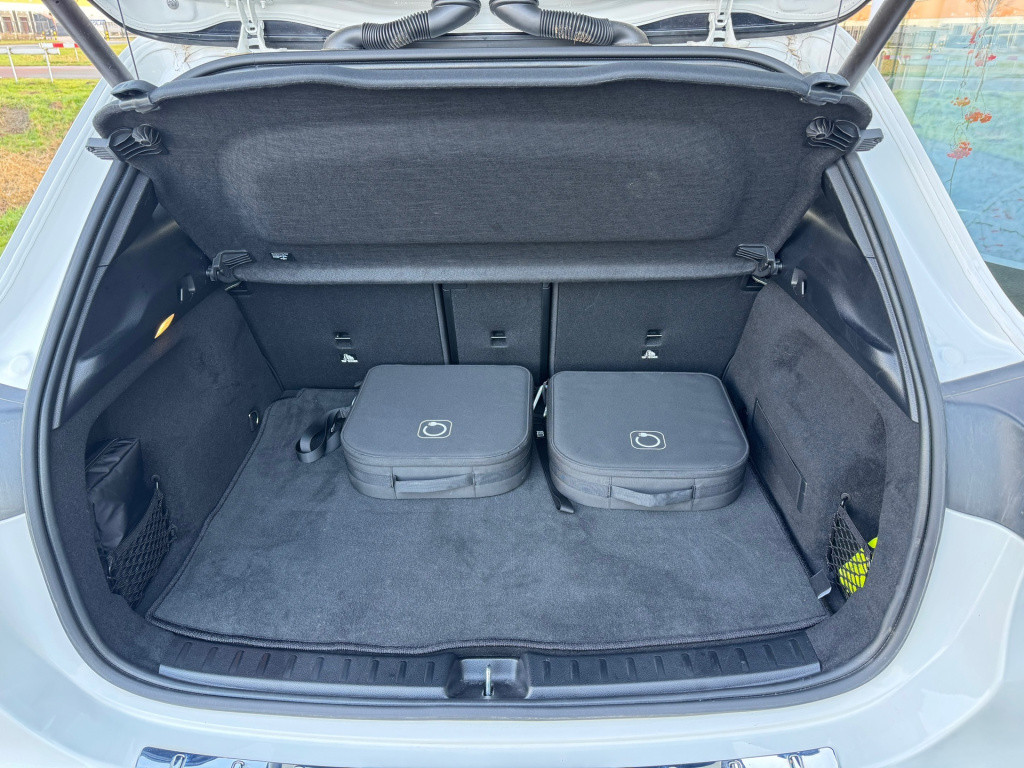 Mercedes-Benz Eqa 250 amg line 67 kwh automaat , night-pakket