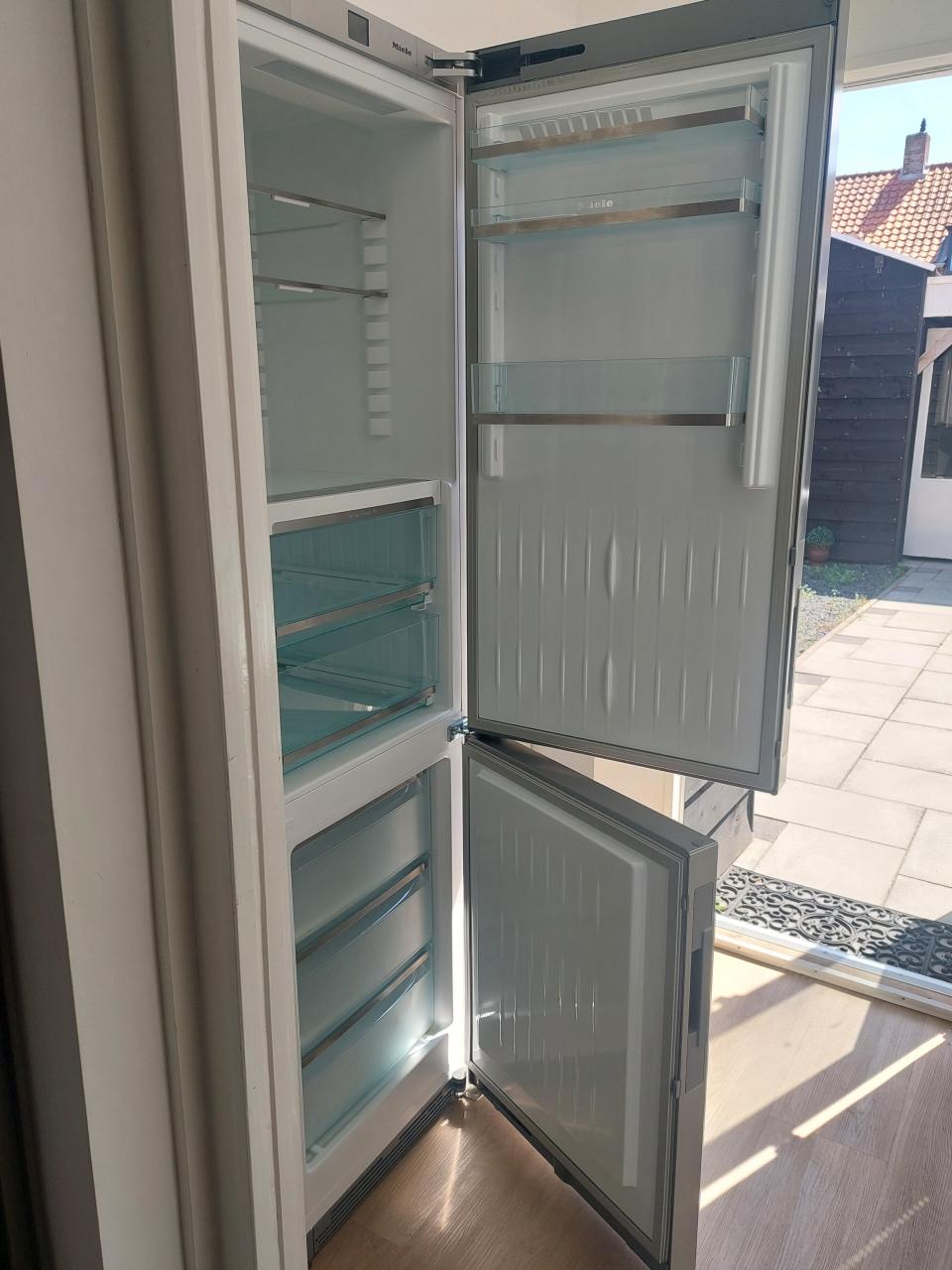 Miele koek/vriescombinatie rvs kleur