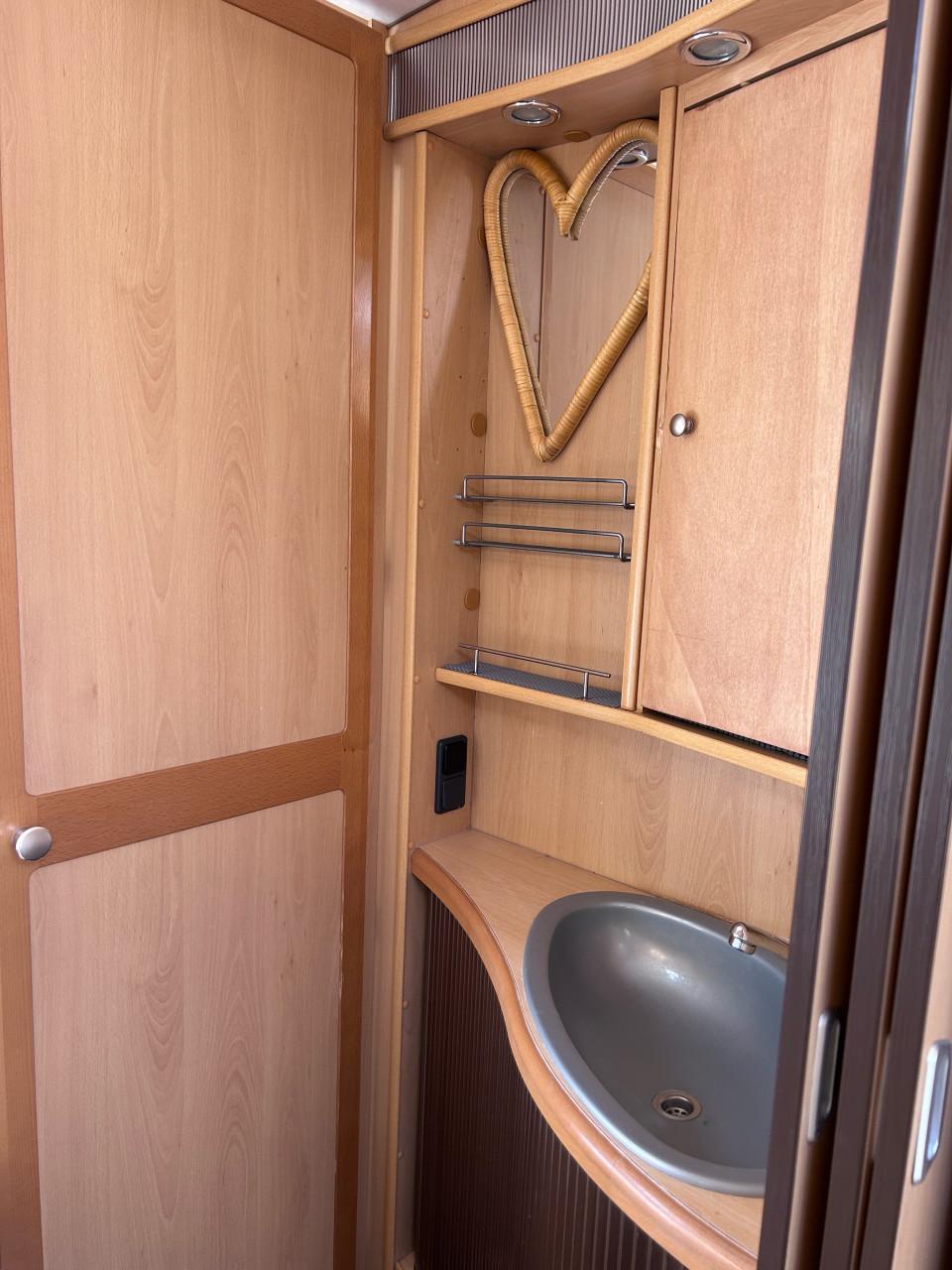 Caravan TEC traval king