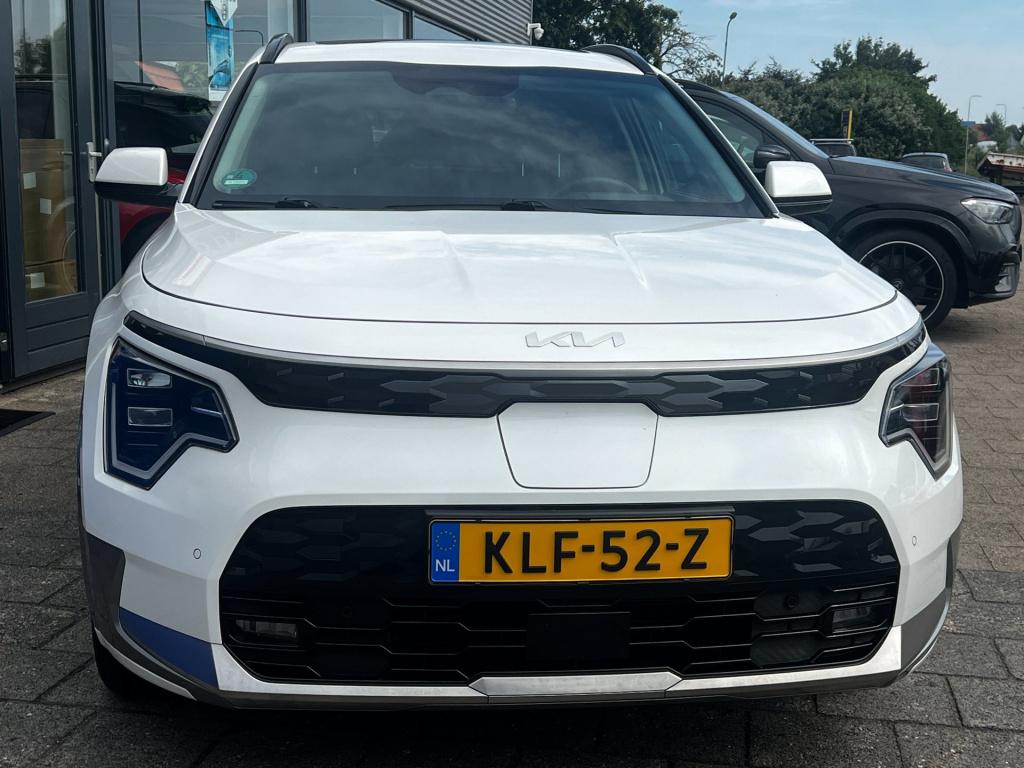 Kia Niro Ev executiveline 64.8 kwh full option, trekhaak afn. pearl white