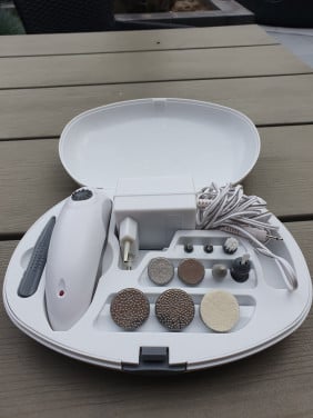 Mooi groot Beurer manicure- en pedicureset, in zeer goede staat....