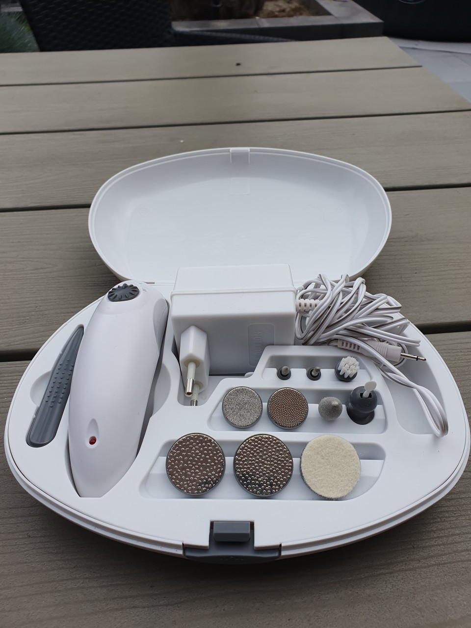 Mooi groot Beurer manicure- en pedicureset, in zeer goede staat....