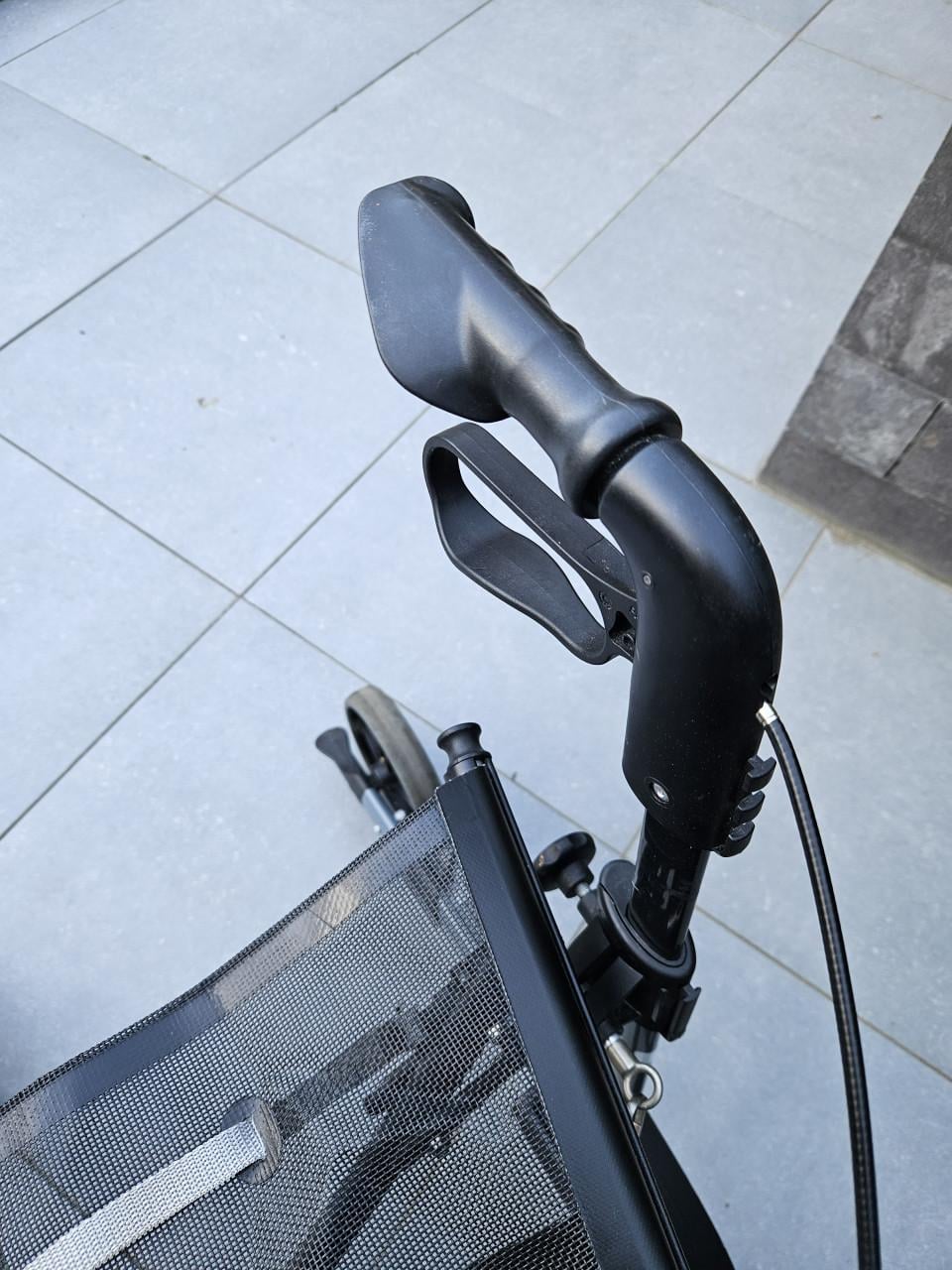 Zeer nette donkergrijze topro troja rollator lichtgewicht