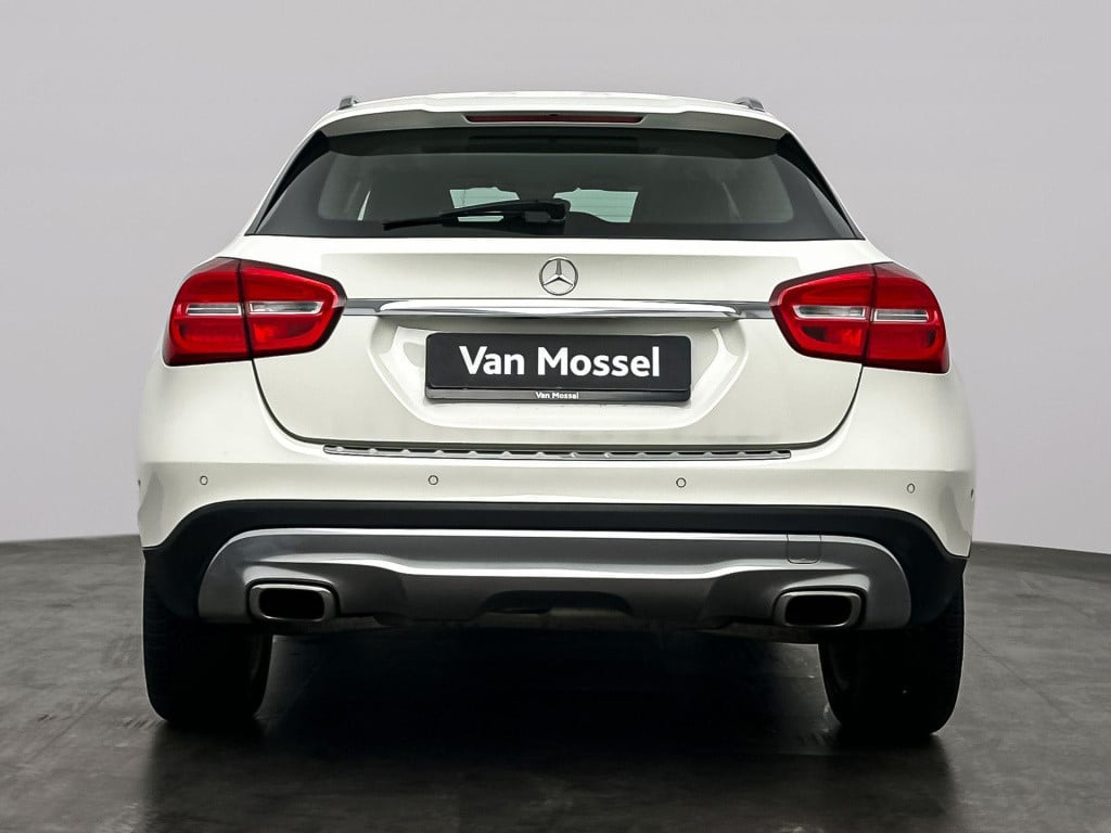 Mercedes-Benz Gla-klasse 180 ambition | panoramadak | navigatie | verwamde 