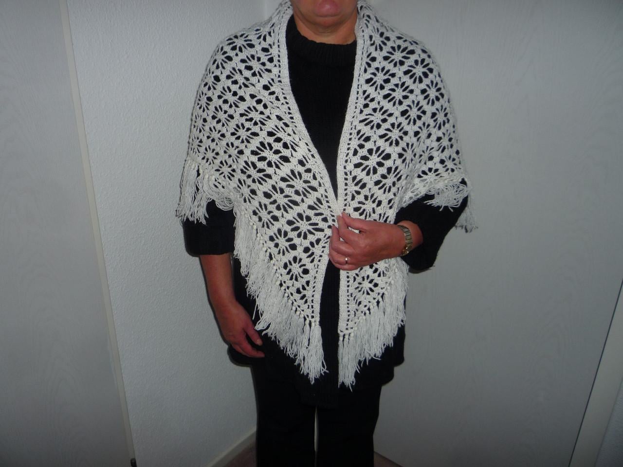 Gehaakte poncho, kleur wit