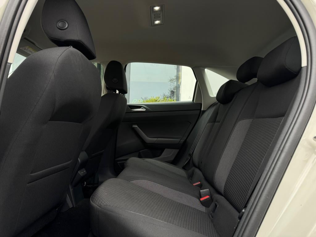 Volkswagen Taigo 1.0 tsi life business * carplay * stoelverwarming * pdc 2x