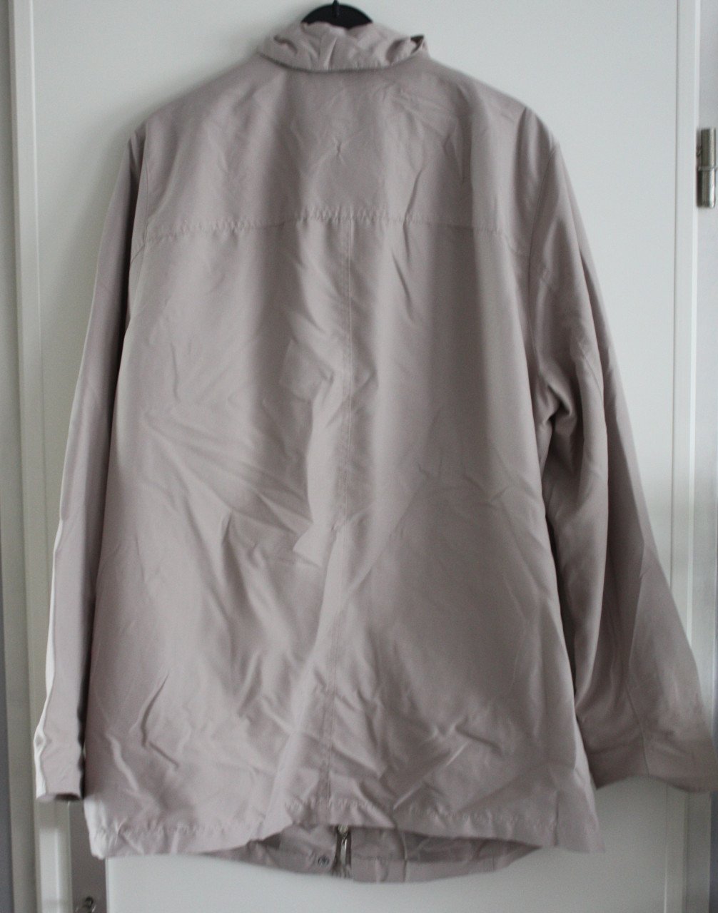 Beige zomerjas  maat 46