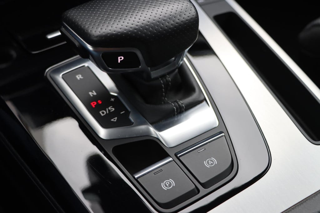 Audi Q5 55 tfsi e quattro s edition competition 367pk