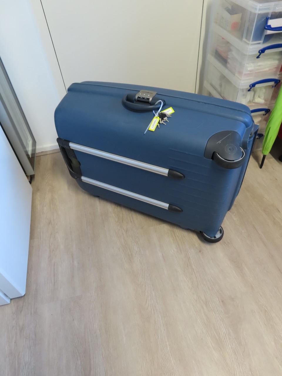 Grote Samsonite koffer €.70,00 Code: 1910 Flite comfort Kleur: Blauw Diep: