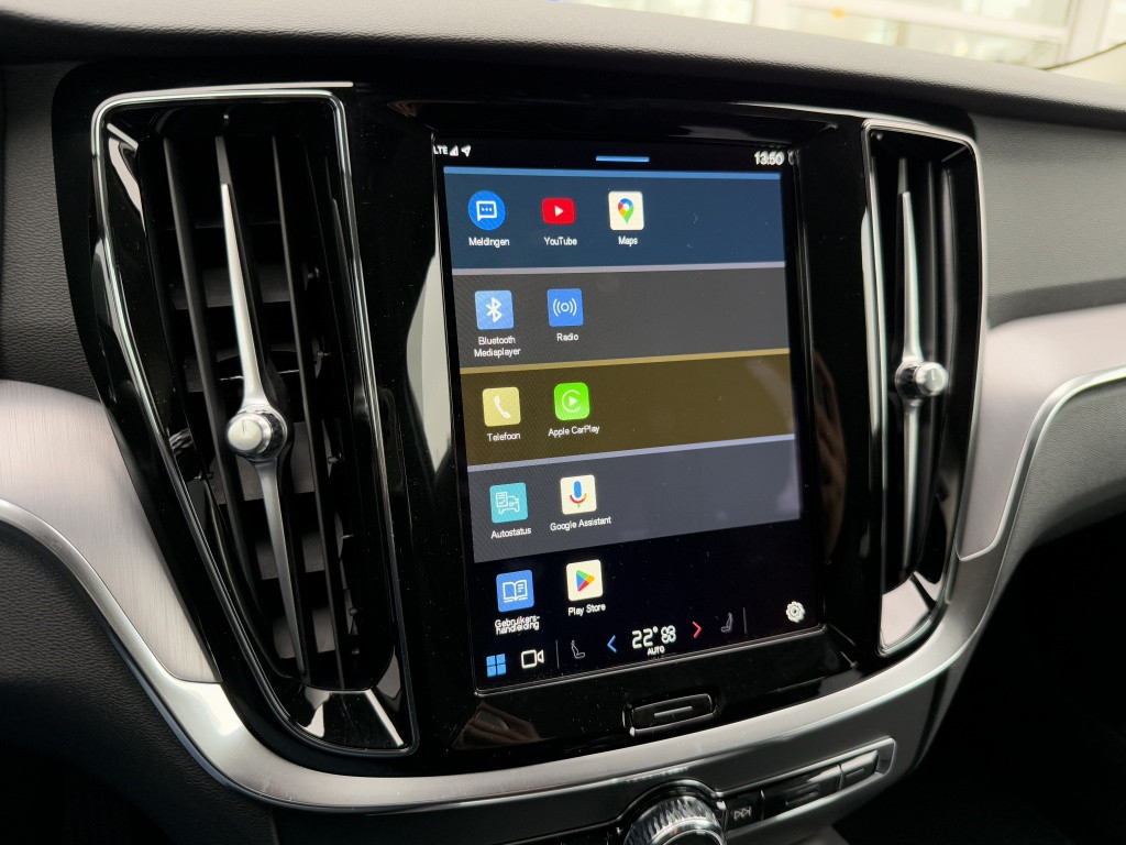 Volvo V60 b3 aut7 163pk essential ed| adap.cruise| camera| stoel.verw