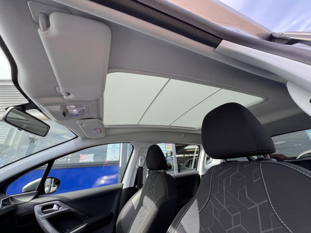 Peugeot 2008 1.2 puretech blue lion