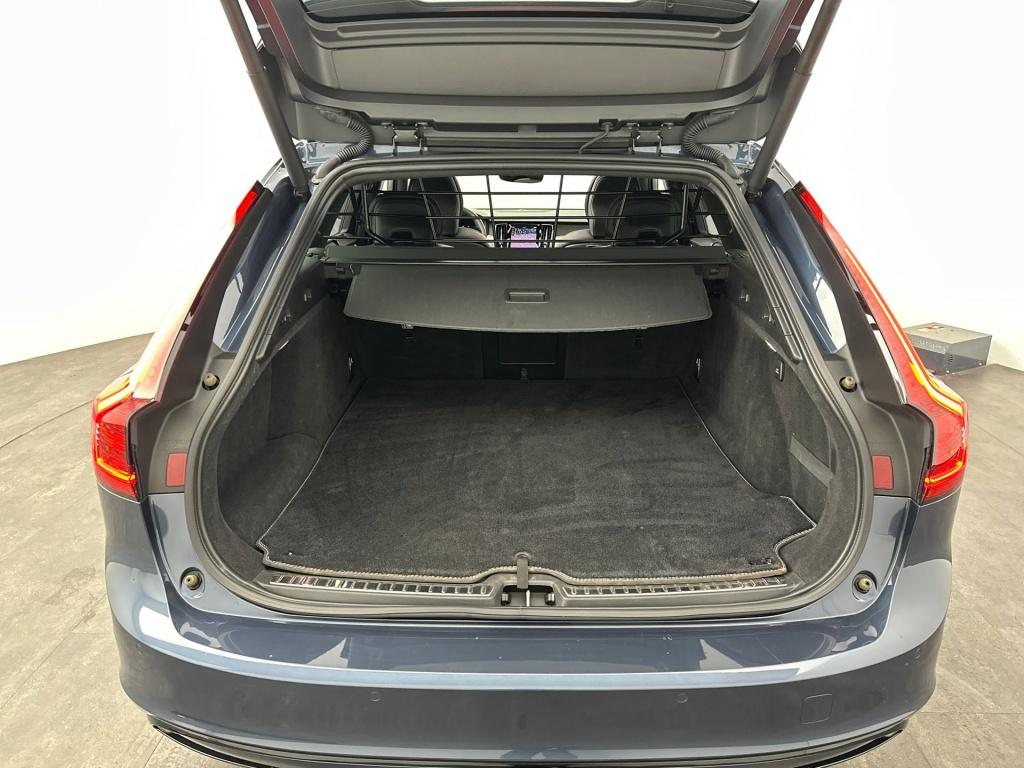 Volvo V90 t6 340pk recharge r-design| panodak| adap.cruise| camera| h&k so