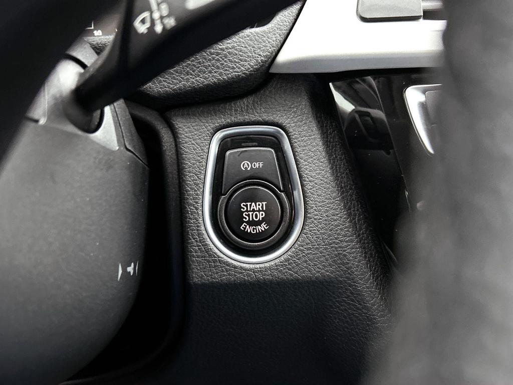 BMW 3-serie 320i xdrive executive | automaat | navigatie | leder | climate 