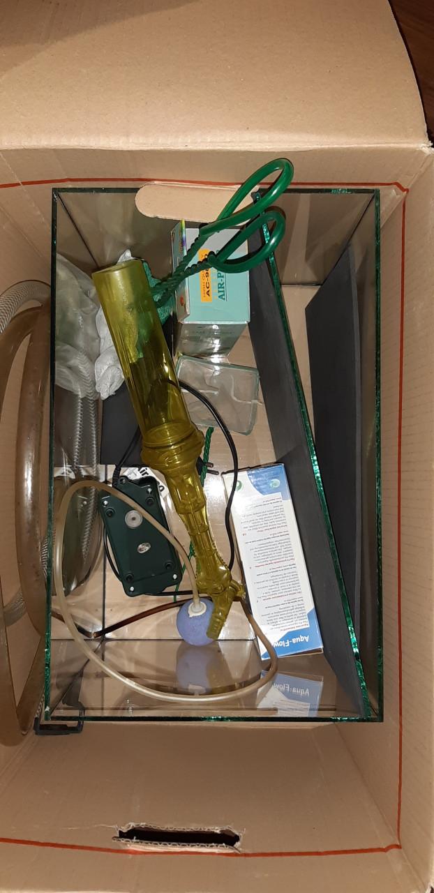 Leeg aquarium + spullen