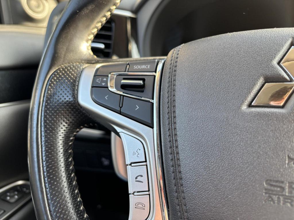 Mitsubishi Outlander 2.4 phev intense+ incl. trekhaak!