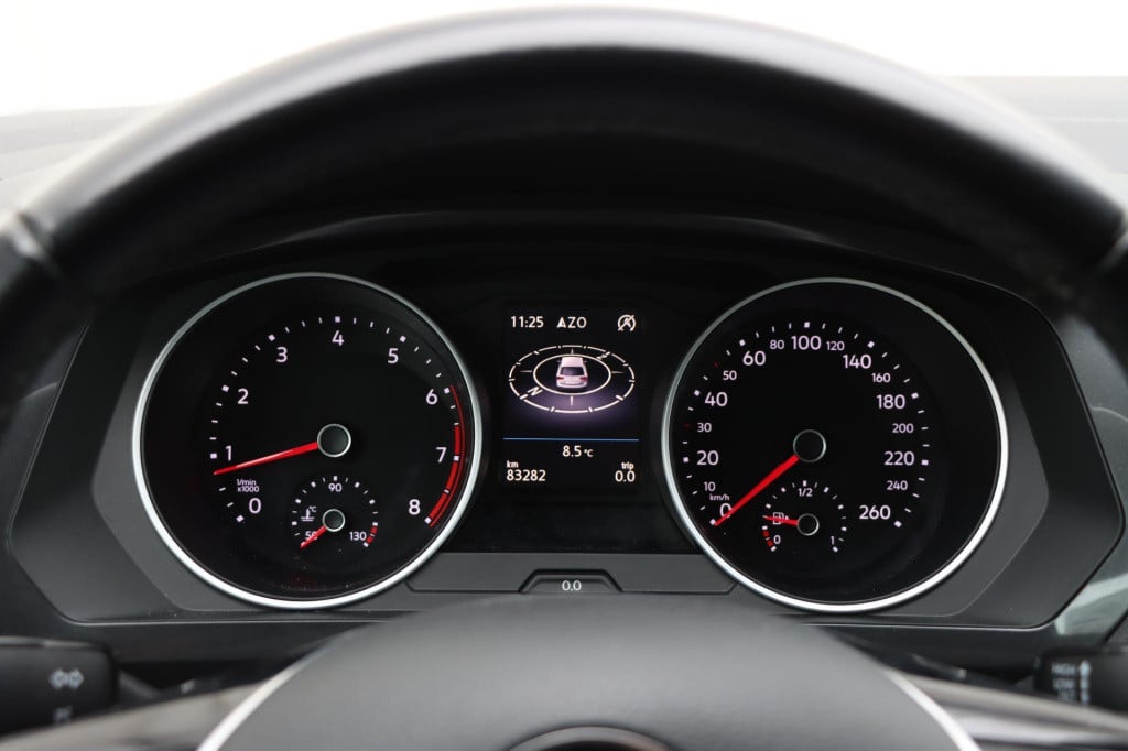 Volkswagen Tiguan 1.4 tsi connected series