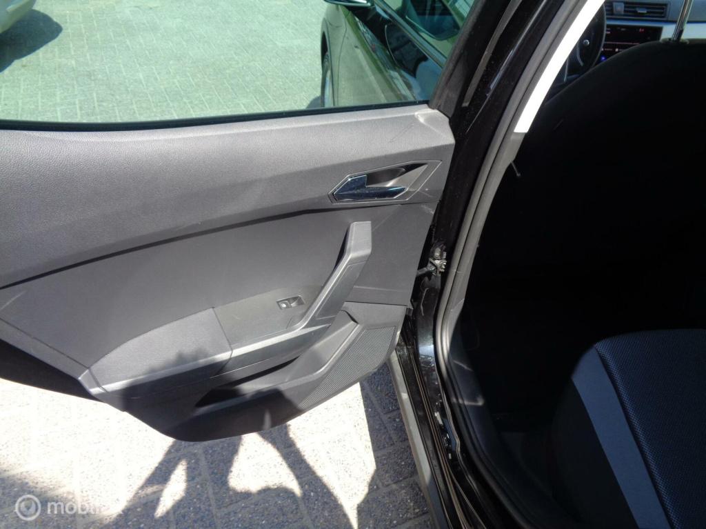 Seat Arona 1.0 tsi style business/airco/ecc/lm velgen/1st eig/pdc/navi/carp