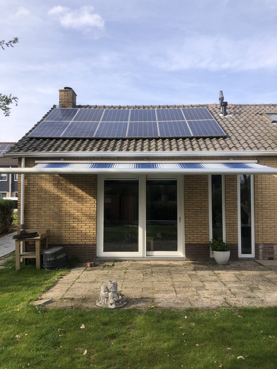 Alleen deze week nog Knikarm zonnescherm met afstandsbediening.