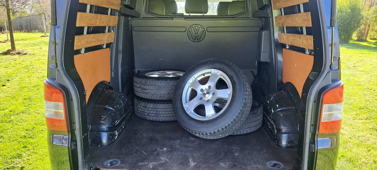 Volkswagen Transporter Bestel 28 2.0D 103KW DC AUT 2010