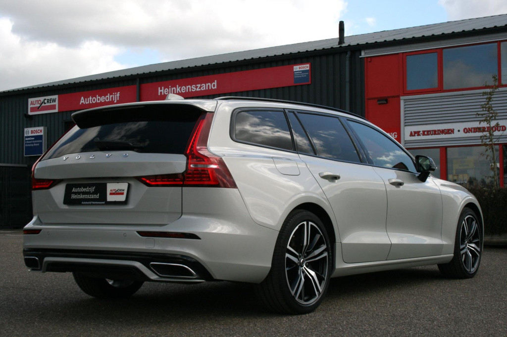 Volvo V60 2.0 t6 recharge awd r-design