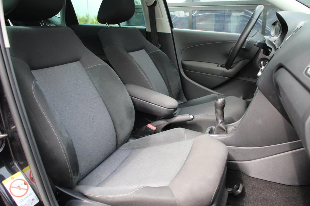 Volkswagen Polo 1.2 tsi highline - trekhaak - stoel verw - schuifkanteldak 