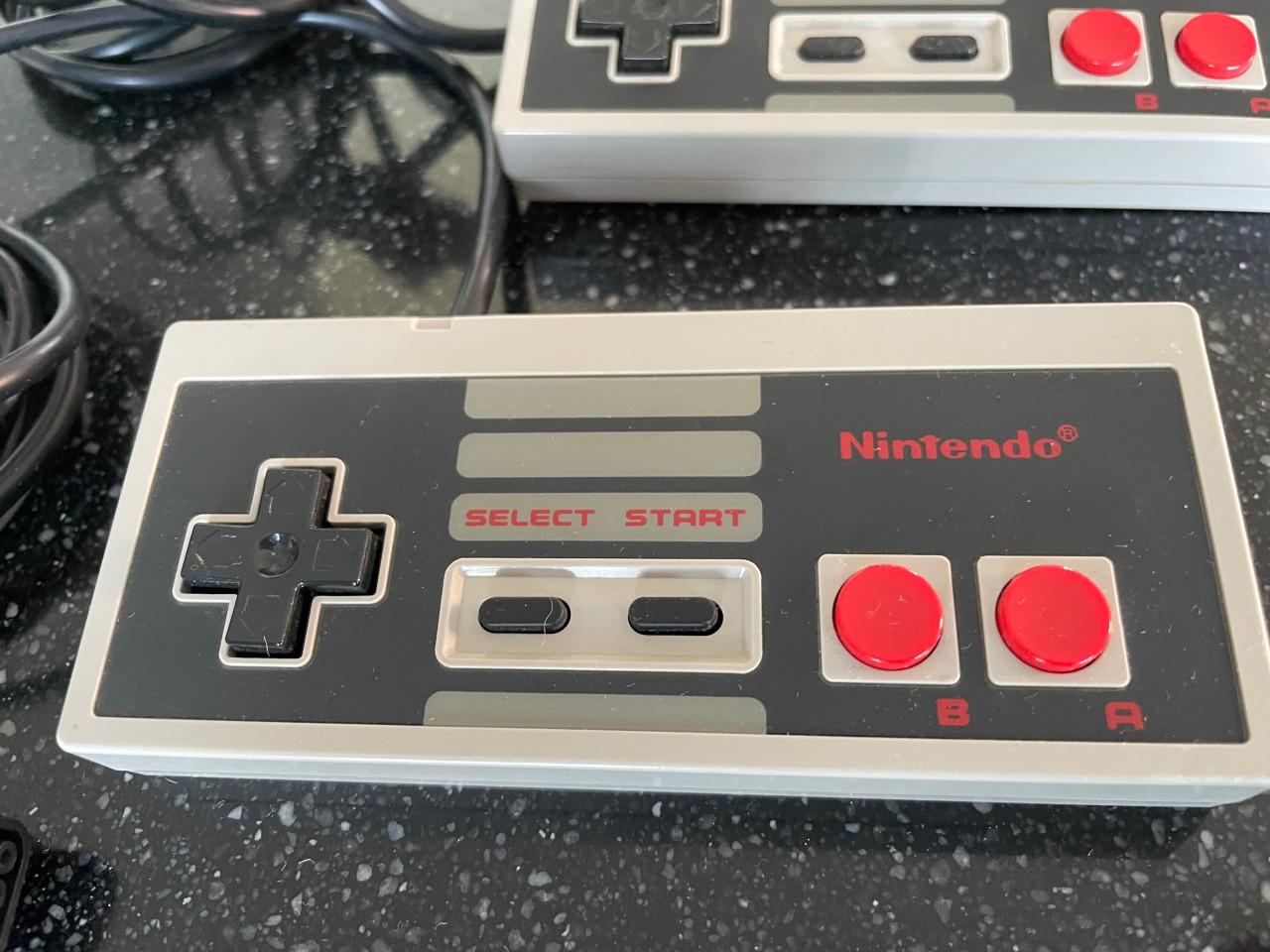 Nintendo controllers (NES)
