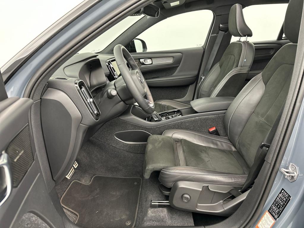 Volvo XC40 t5 262pk recharge r-design| pano| 360camera| ada.cruise| keyless