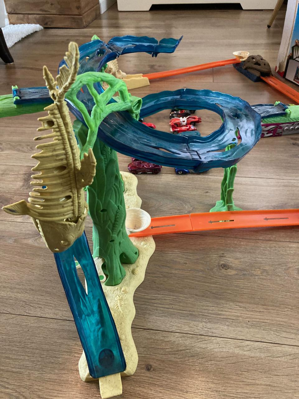 Hot Wheels Dino baan + auto's