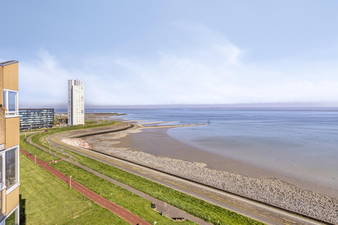 Appartement met zeezicht, 9e verdieping