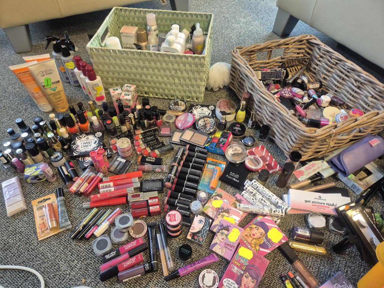 Partij make-up / verzorgingsartikelen