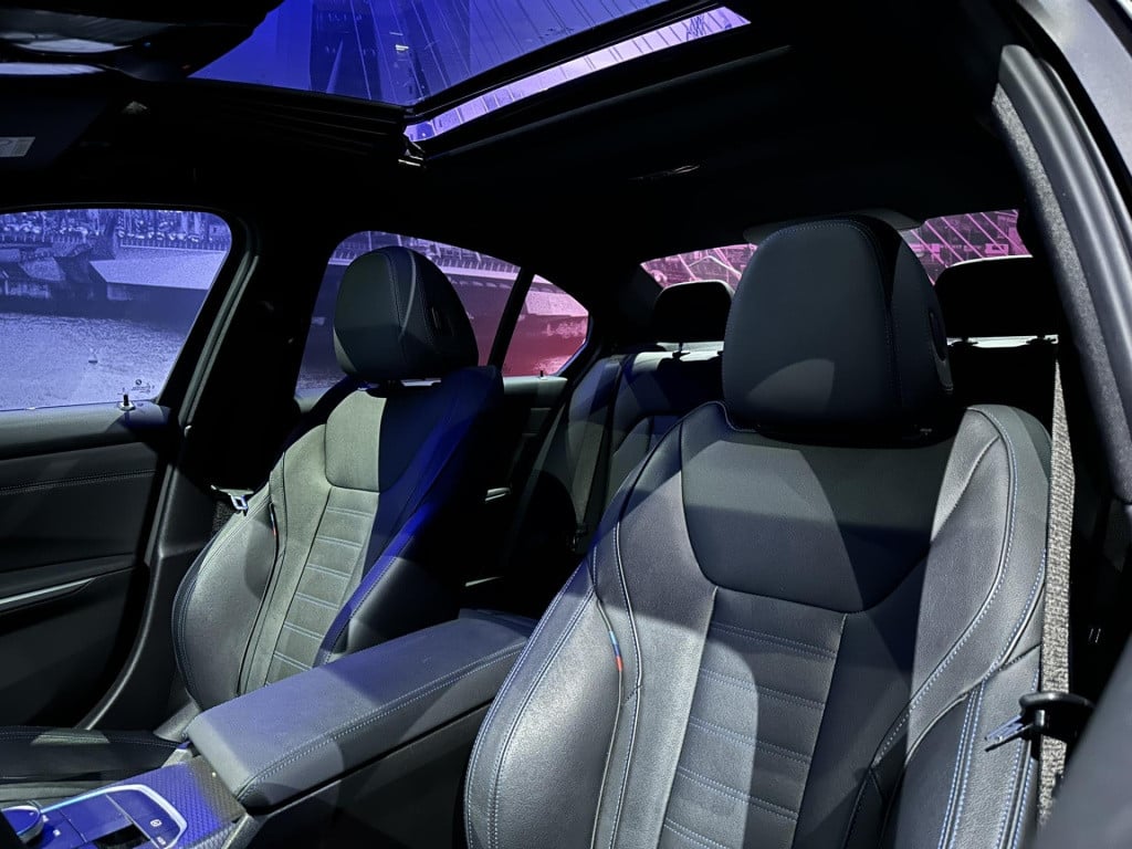 BMW 3-serie 330e m-sport *schuifdak*acc*harmankardon*