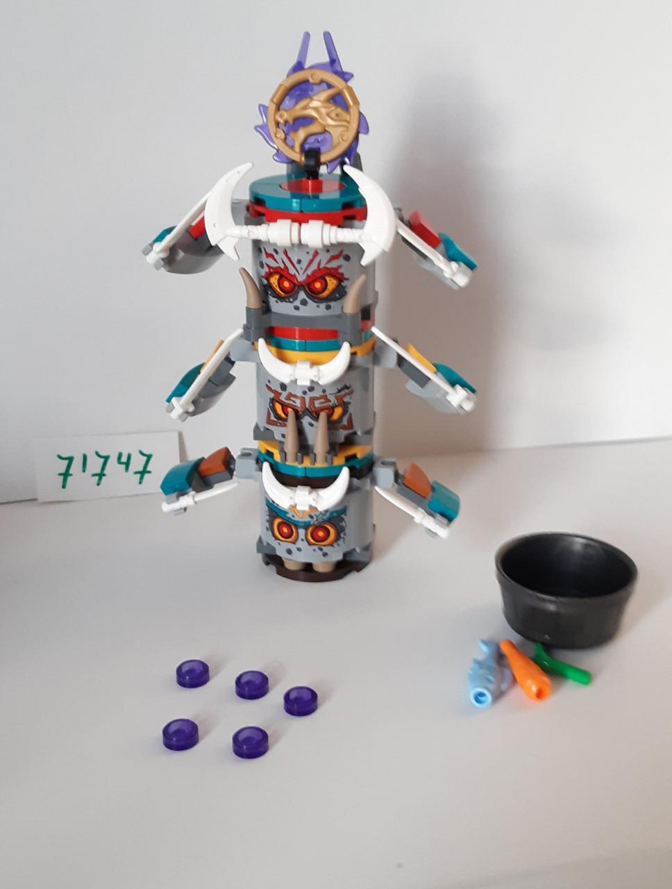 LEGO NINJAGO 71747: Het Dorp van de Beschermers