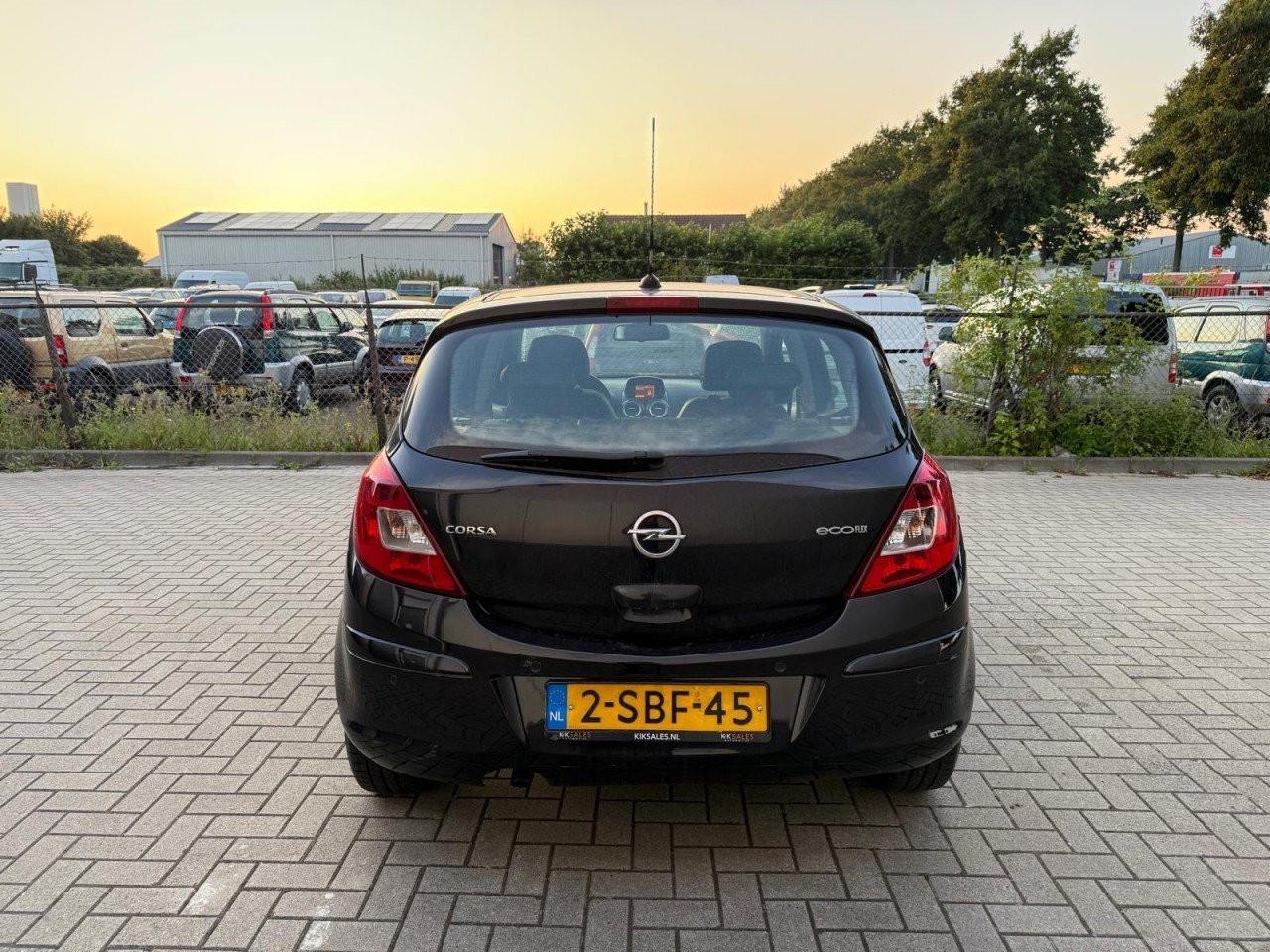 Opel Corsa 1.4-16V Cosmo 164.196KM