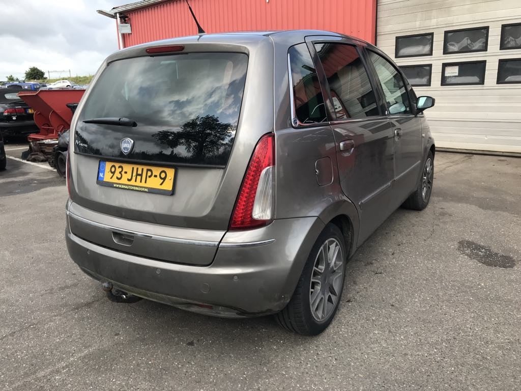 Lancia Musa 1.4-16v platino