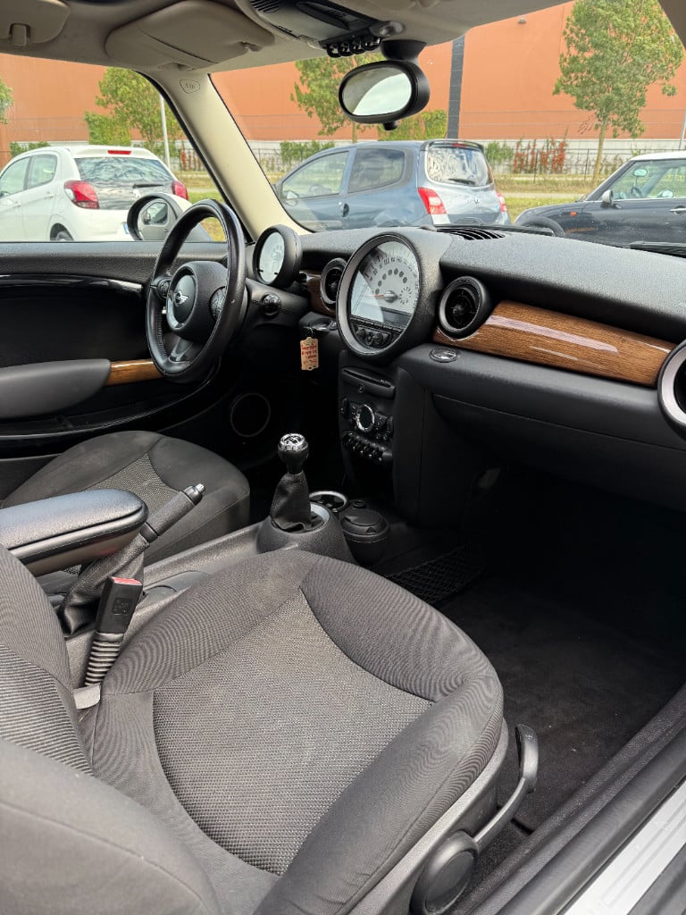 Mini One 1.6 malist - pano - nieuwe koppeling