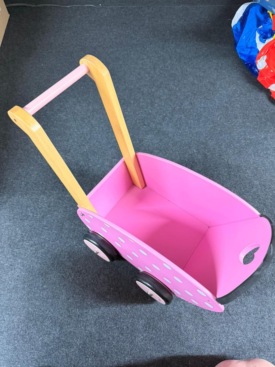 Houten speelwagen