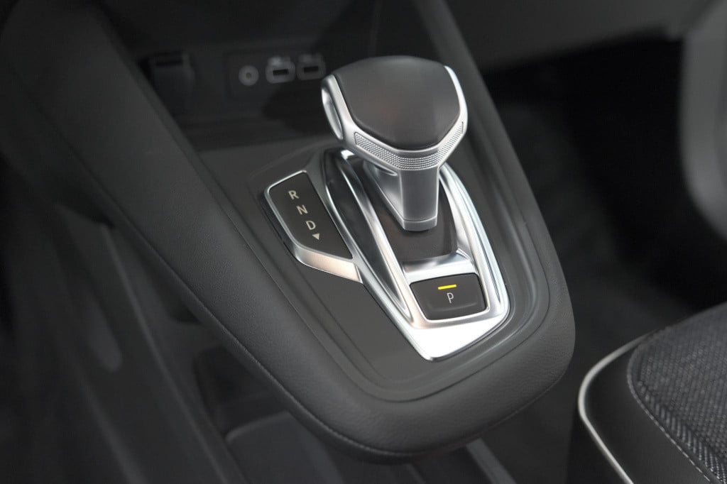 Renault Captur mild hybrid 140 edc techno | camera | 9.3 inch scherm | appl