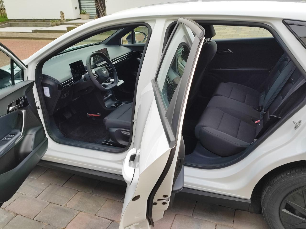 MG 4  bj 2023 45000 km.