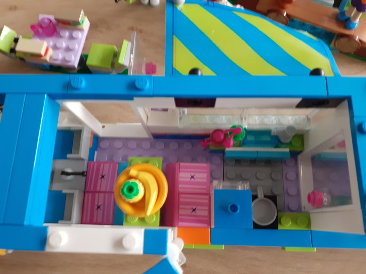 Lego Friends  camper