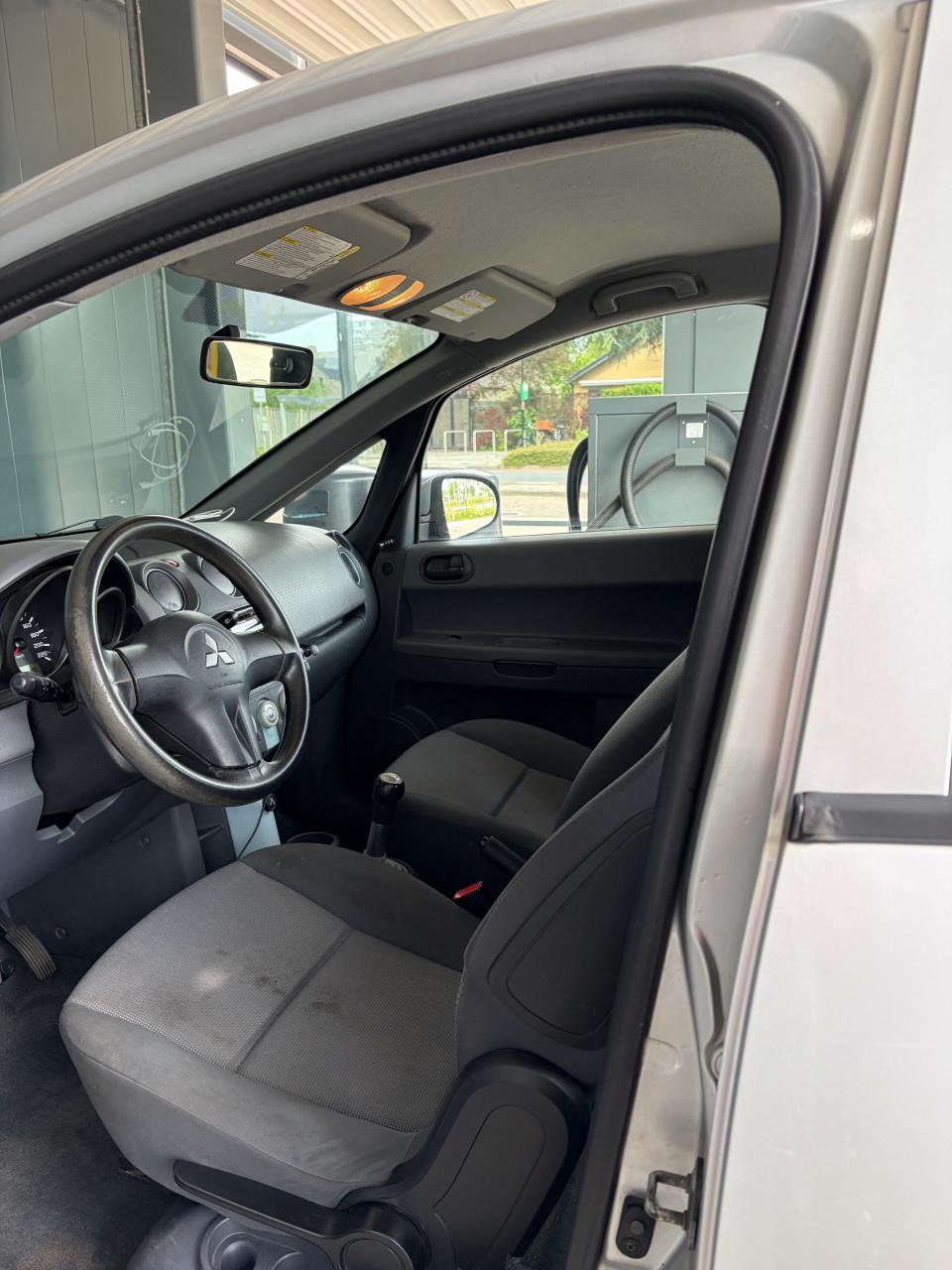 Mitsubishi Colt 1.3 2005 Grijs - APK 03/2027