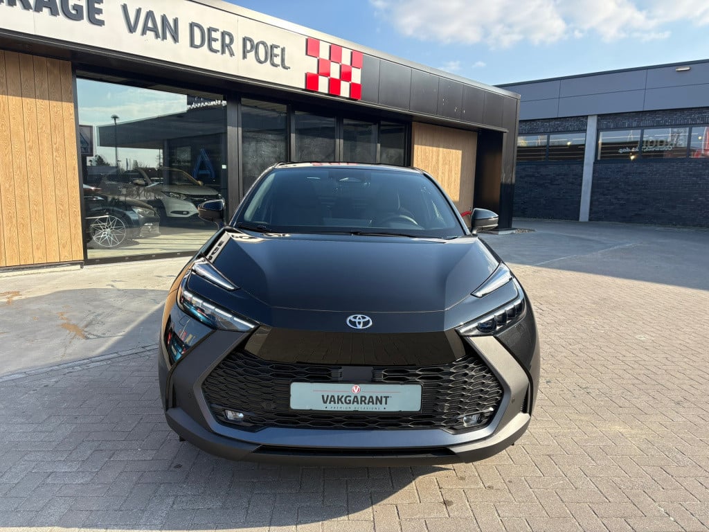 Toyota C-hr 2.0 plug-in hybrid 220 dynamic