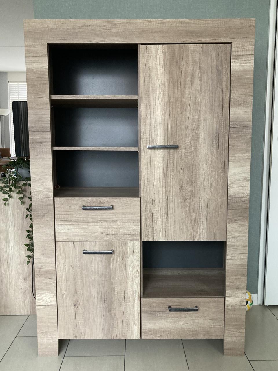 Multifunctionele kast