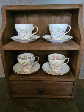 Vintage theekopje van Maythorne Bone China uit Engeland, model Winchester.