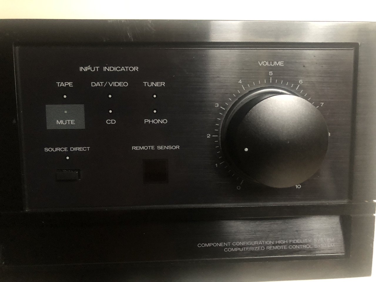 Mitsubishi versterker met equalizer DA-U804.