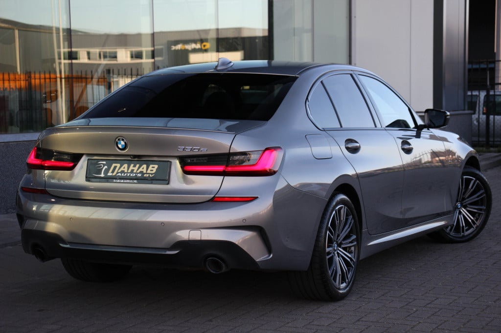BMW 3-serie 330e high executive m-sport | schuifdak | laser | h&k | el. sto