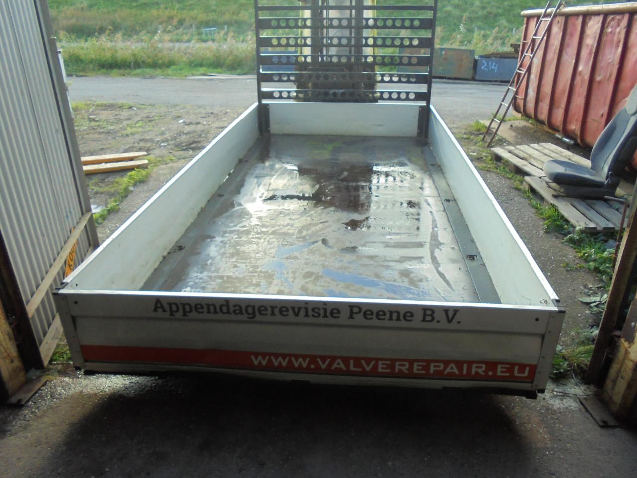 Laadbak komt zo ver ik weet van een Volkswagen Crafter