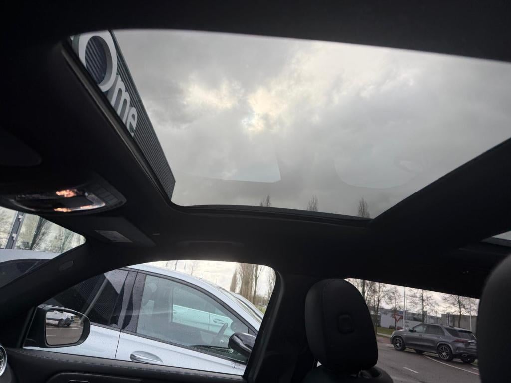 Mercedes-Benz Glb 200 premium i panorama dak i widescreen i stoelverwarming