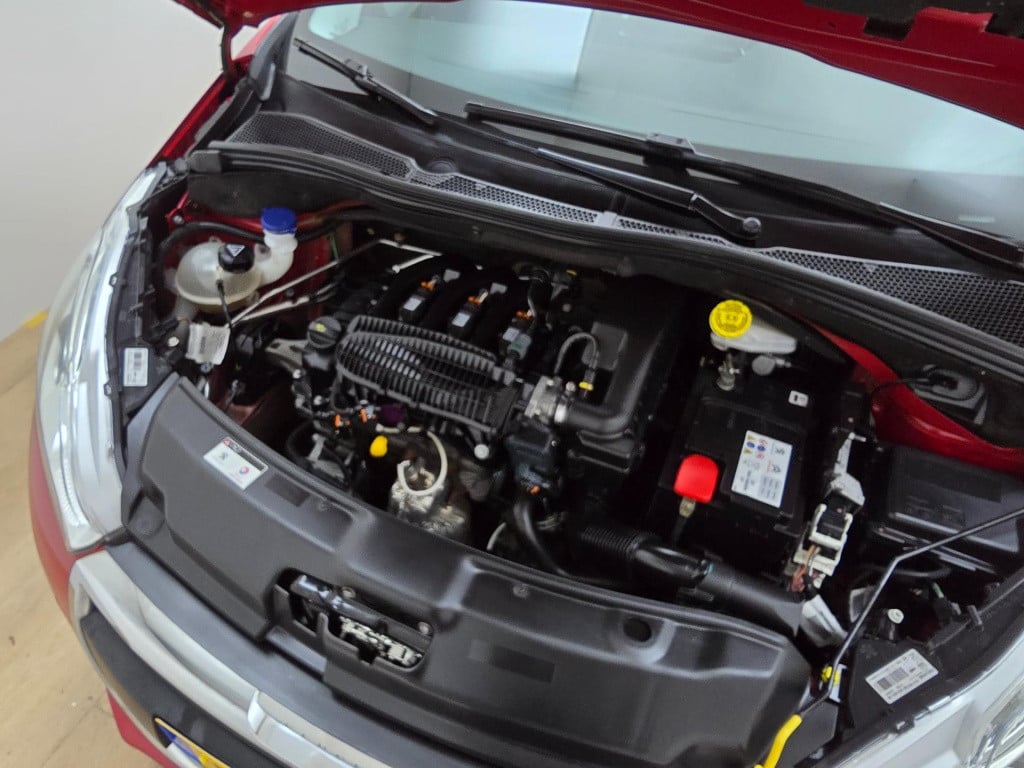 Peugeot 208 occasion met cruisecontrol en veel ruimte ook achterin | tweede